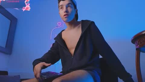 Dallen Grant online show from December 14, 12:22 pm