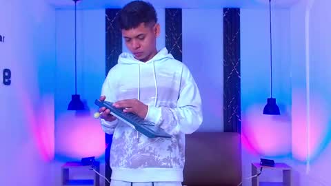 damar_felipe online show from September 17, 4:16 am