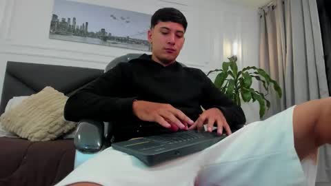 DAMIAN online show from November 22, 10:35 am