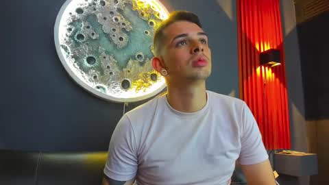 Snapshot of damian__oliver chatting on December 2, 2:57 am Damian Oliver online show from December 2, 2:57 am