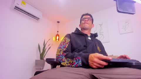 D A M I A N online show from November 21, 2:09 am