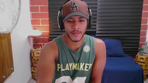 Snapshot of damiann_rees chatting on February 25, 5:51 pm instagram damiannreed. online show from February 25, 5:51 pm