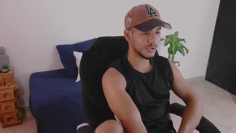 Snapshot of damiann_rees chatting on September 13, 2:14 am instagram damiannreed. online show from September 13, 2:14 am