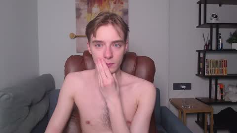 Snapshot of damiano_skinny chatting on February 4, 3:33 am my show from 300-1000 UTC online show from February 4, 3:33 am
