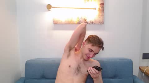 Snapshot of damiano_skinny chatting on March 3, 12:26 am my show from 300-1000 UTC online show from March 3, 12:26 am