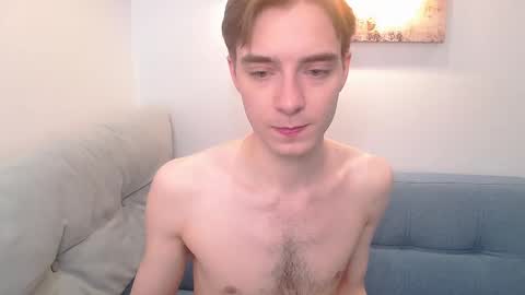 Snapshot of damiano_skinny chatting on February 22, 1:00 am my show from 300-1000 UTC online show from February 22, 1:00 am