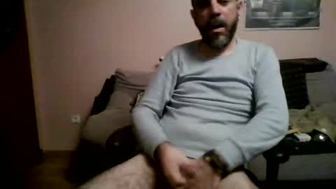 Snapshot of damianour chatting on January 5, 1:24 am damianour online show from January 5, 1:24 am