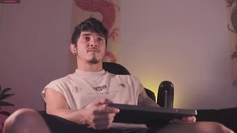 insta damn8   --------  online show from February 25, 11:48 pm