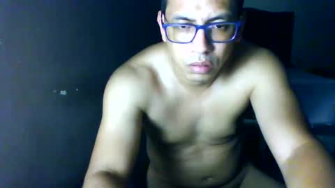 Snapshot of damnsexy0102 chatting on September 9, 5:51 am DamnSexy0102 online show from September 9, 5:51 am