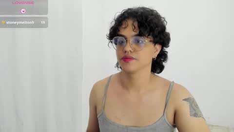 Diane Blosson online show from February 15, 2:36 am