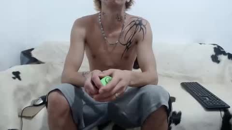 dan_jonson15 online show from November 7, 5:54 am