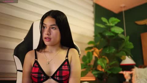 danaa_rouse online show from October 18, 9:08 pm