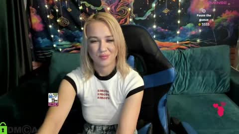 dances_queen online show from March 30, 8:47 am