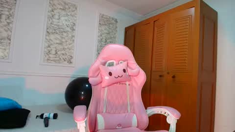 Danella Houston online show from February 16, 11:36 pm