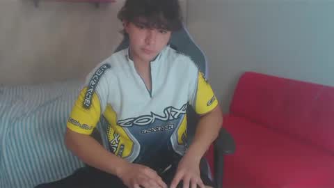 dani_cumboy online show from December 31, 8:23 pm