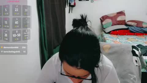 dani y jocelyn online show from October 24, 9:04 pm