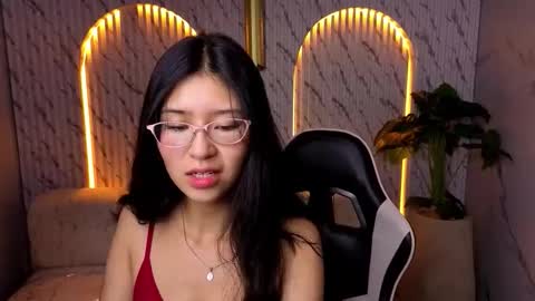 dani_tf online show from March 19, 1:05 pm