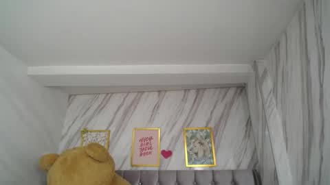 dania_b_ online show from September 9, 3:17 am
