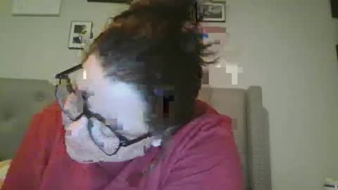 Snapshot of danidegrade chatting on December 15, 10:07 am danidegrade online show from December 15, 10:07 am