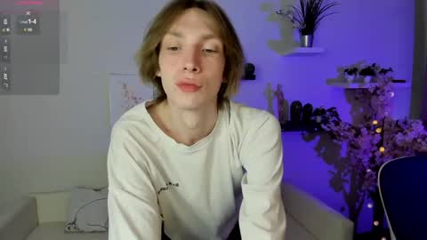 daniel__schmidt online show from May 9, 6:08 am