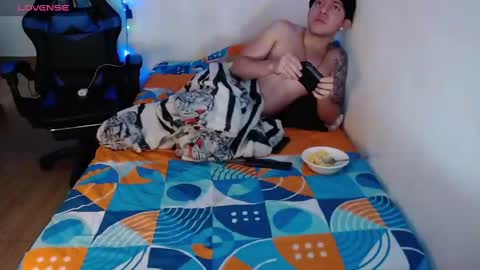 Snapshot of daniel_vargas5 chatting on December 22, 9:33 am Daniel online show from December 22, 9:33 am