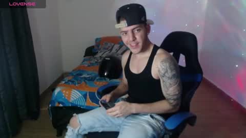 Snapshot of daniel_vargas5 chatting on February 14, 1:13 am Daniel online show from February 14, 1:13 am
