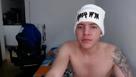 Snapshot of daniel_vargas5 chatting on December 29, 7:28 am Daniel online show from December 29, 7:28 am