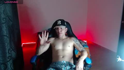 Snapshot of daniel_vargas5 chatting on February 11, 4:33 am Daniel online show from February 11, 4:33 am