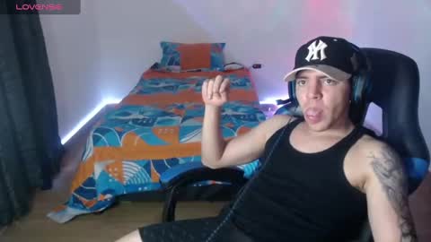 Snapshot of daniel_vargas5 chatting on February 13, 4:00 am Daniel online show from February 13, 4:00 am
