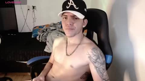 Snapshot of daniel_vargas5 chatting on December 18, 4:53 am Daniel online show from December 18, 4:53 am