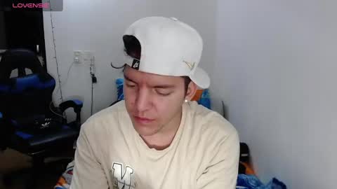 Snapshot of daniel_vargas5 chatting on December 23, 3:18 am Daniel online show from December 23, 3:18 am