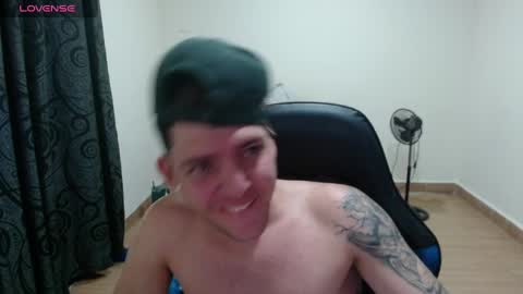 Snapshot of daniel_vargas5 chatting on February 25, 2:14 am Daniel online show from February 25, 2:14 am