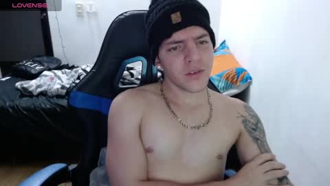 Snapshot of daniel_vargas5 chatting on December 17, 3:06 am Daniel online show from December 17, 3:06 am