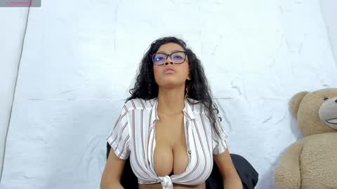 Dani online show from December 4, 8:23 pm