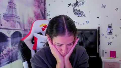 danielarivasth online show from September 15, 1:12 pm