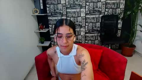 danielamonroe online show from May 20, 11:00 pm
