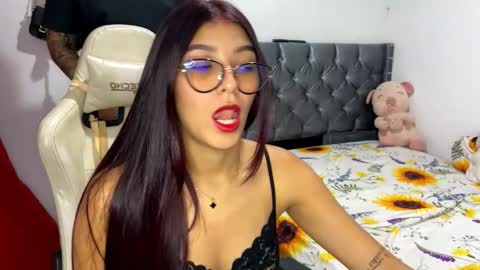 danielaw777 online show from September 24, 4:41 am