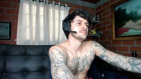 Snapshot of daniele_bunny chatting on January 11, 7:27 pm Daniele Bunny online show from January 11, 7:27 pm
