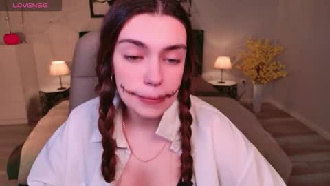 Daniella online show from October 31, 1:55 pm