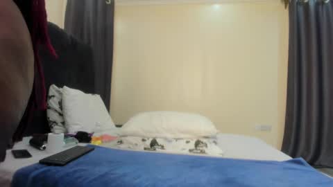 Snapshot of danielle_rock chatting on February 19, 9:39 am danielle_rock online show from February 19, 9:39 am
