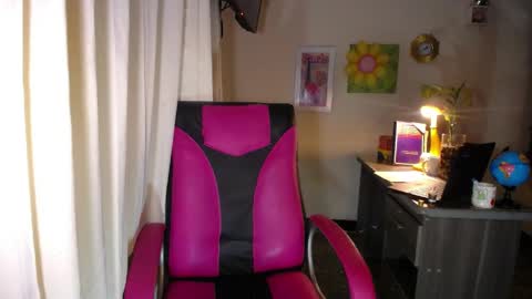 Angie online show from May 4, 3:07 pm