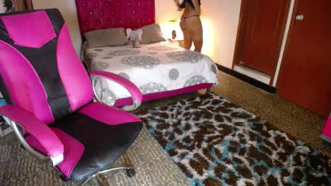 Angie online show from September 24, 9:10 pm