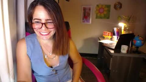 Angie online show from May 12, 9:57 pm