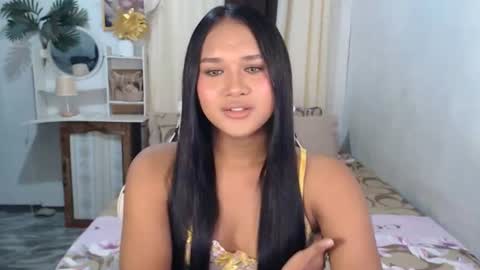 daniellelux online show from June 24, 3:08 pm