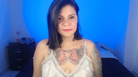 daniellerain online show from February 2, 10:39 pm