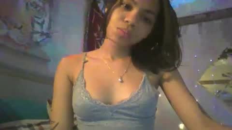 Snapshot of danielleryan chatting on February 16, 1:14 am danielee online show from February 16, 1:14 am