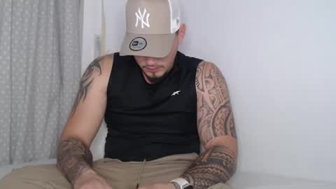 Snapshot of danielmilan chatting on January 19, 7:04 pm THE BIG BOSS online show from January 19, 7:04 pm