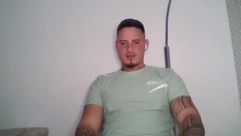 Snapshot of danielmilan chatting on February 1, 4:00 pm THE BIG BOSS online show from February 1, 4:00 pm