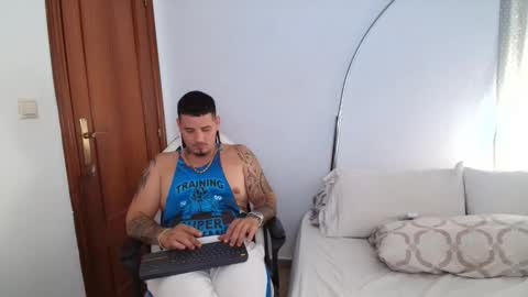 Snapshot of danielmilan chatting on September 15, 1:45 pm THE BIG BOSS online show from September 15, 1:45 pm