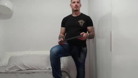 Snapshot of danielmilan chatting on February 28, 3:04 pm THE BIG BOSS online show from February 28, 3:04 pm